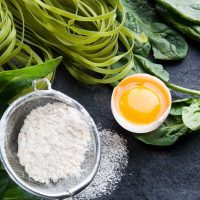Groene tagliatelle maken